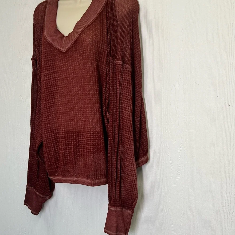 Free People - Double Dare South Side V Neck Lightweight Thermal Blouse Size Med